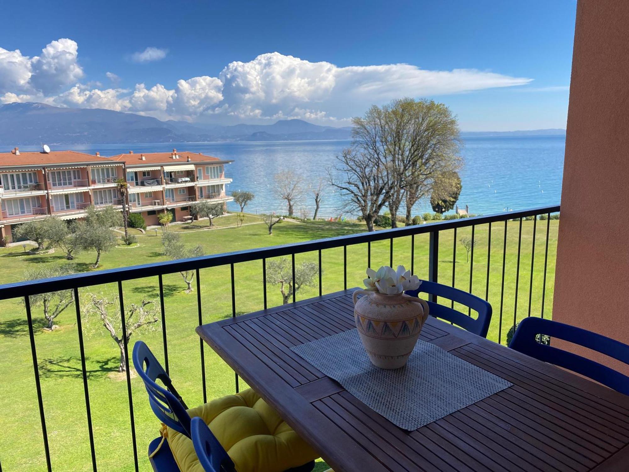 On The Beach Lake View Manerba del Garda Kültér fotó